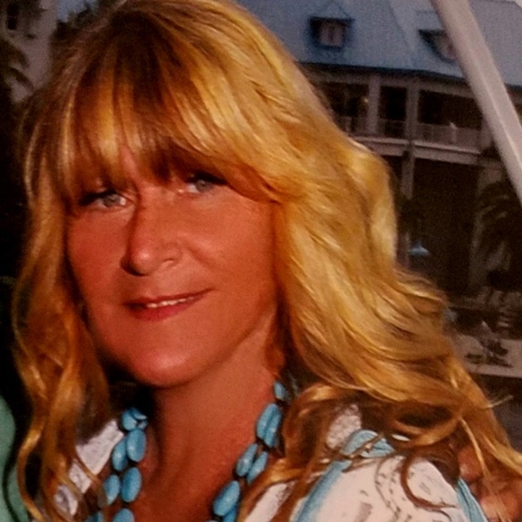 Meet your Posher, Theresa - Picture 1 of 1